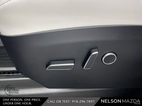 Used 2023 Tesla Model X Plaid image 18