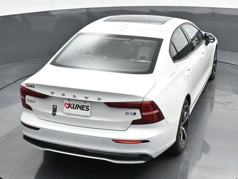 New 2025 Volvo S60 B5 Plus w/ Climate Package image 32