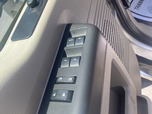 Used 2010 Ford F250 XLT AWD/4WD image 12