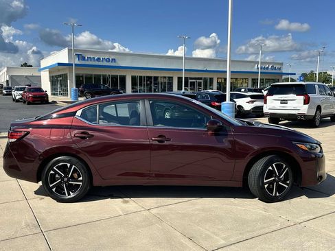 Used 2025 Nissan Sentra SV FWD image 5