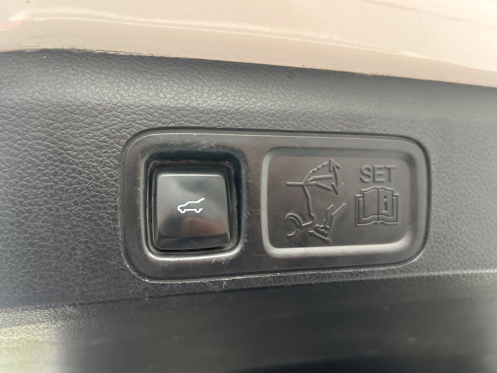 Used 2018 Ford Expedition Max Limited w/ Equipment Group 301A AWD/4WD image 12
