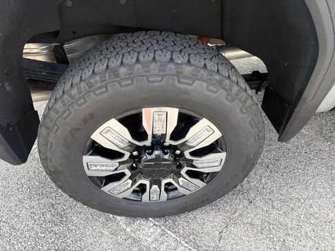 Used 2025 GMC Sierra 2500 Denali w/ Denali Reserve Package AWD/4WD image 12