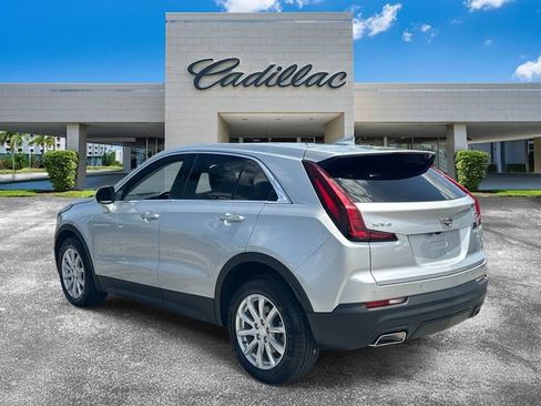 Certified 2022 Cadillac XT4 Luxury w/ Cold Weather Package FWD image 5