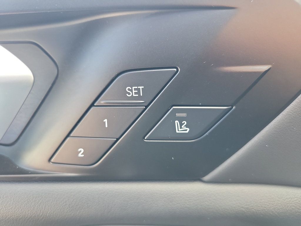 Used 2026 BMW X5 sDrive40i w/ Climate Comfort Package RWD image 22
