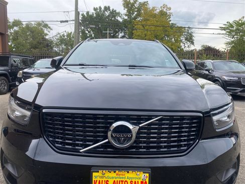 Used 2021 Volvo XC40 T5 R-Design image 15