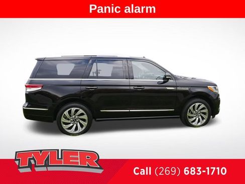 Used 2022 Lincoln Navigator Reserve AWD/4WD image 9