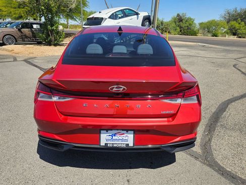 Used 2021 Hyundai Elantra Limited FWD image 4
