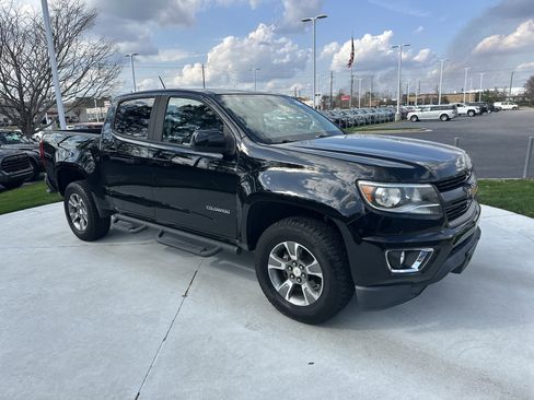 Used 2017 Chevrolet Colorado Z71 image 2
