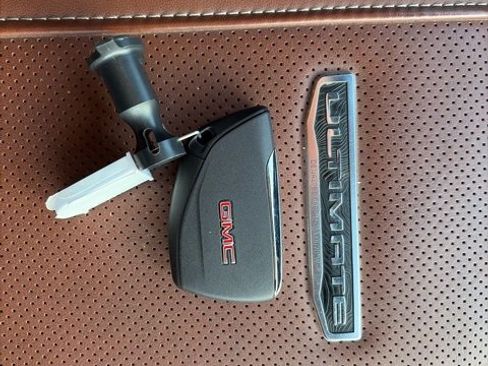 Used 2024 GMC Sierra 2500 Denali Ultimate image 60