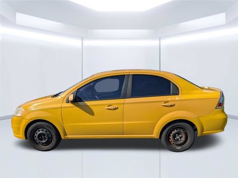 Used 2011 Chevrolet Aveo LT FWD image 2