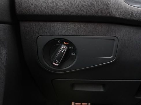 Certified 2023 Volkswagen Tiguan SE R-Line image 10