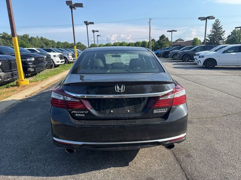 Used 2017 Honda Accord Sport Special Edition image 8