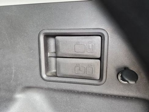 Used 2022 GMC Terrain SLT w/ Infotainment Package II AWD/4WD image 12