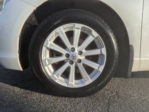 Used 2012 Toyota Venza XLE image 50