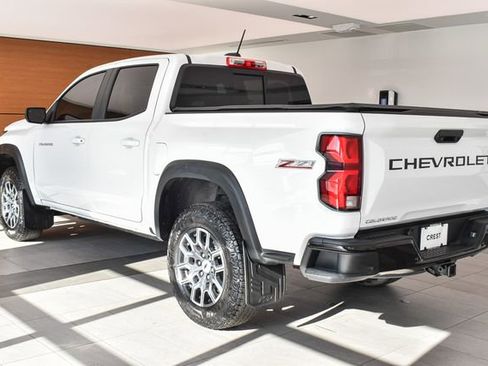 Used 2024 Chevrolet Colorado Z71 w/ Z71 Convenience Package 2 AWD/4WD image 8