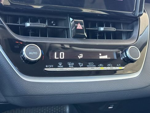 Used 2024 Toyota Corolla LE w/ LE Convenience Package FWD image 19
