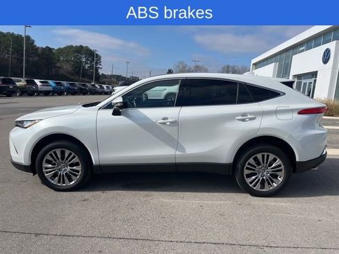 Used 2024 Toyota Venza Limited image 9