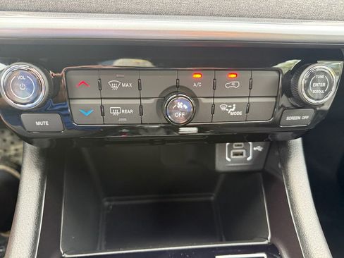 New 2026 Jeep Compass Latitude image 27