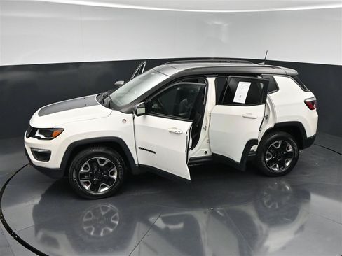 Used 2018 Jeep Compass Trailhawk w/ Leather Interior Group AWD/4WD image 33