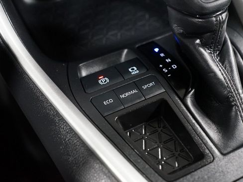 Certified 2025 Toyota RAV4 XLE FWD image 22
