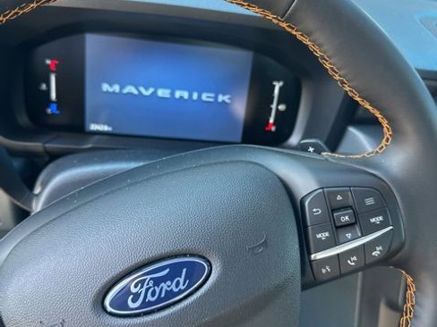 Used 2025 Ford Maverick Tremor image 9