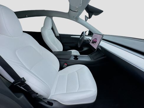 Used 2024 Tesla Model Y Long Range image 20