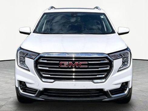 Used 2022 GMC Terrain SLT w/ Infotainment Package II image 2