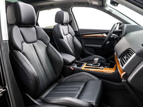 Used 2024 Audi Q5 e Premium Plus image 6