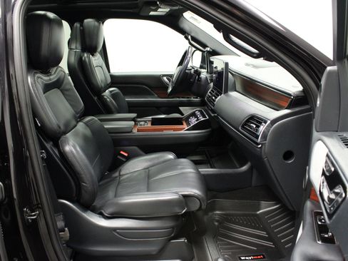 Used 2024 Lincoln Navigator Reserve AWD/4WD image 16