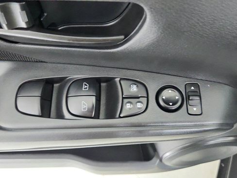 Certified 2025 Nissan Kicks Play S FWD image 17
