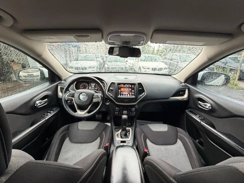 Used 2014 Jeep Cherokee Latitude w/ Comfort/Convenience Group FWD image 37