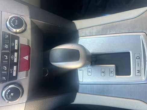 Used 2011 Subaru Outback 2.5i Premium image 3