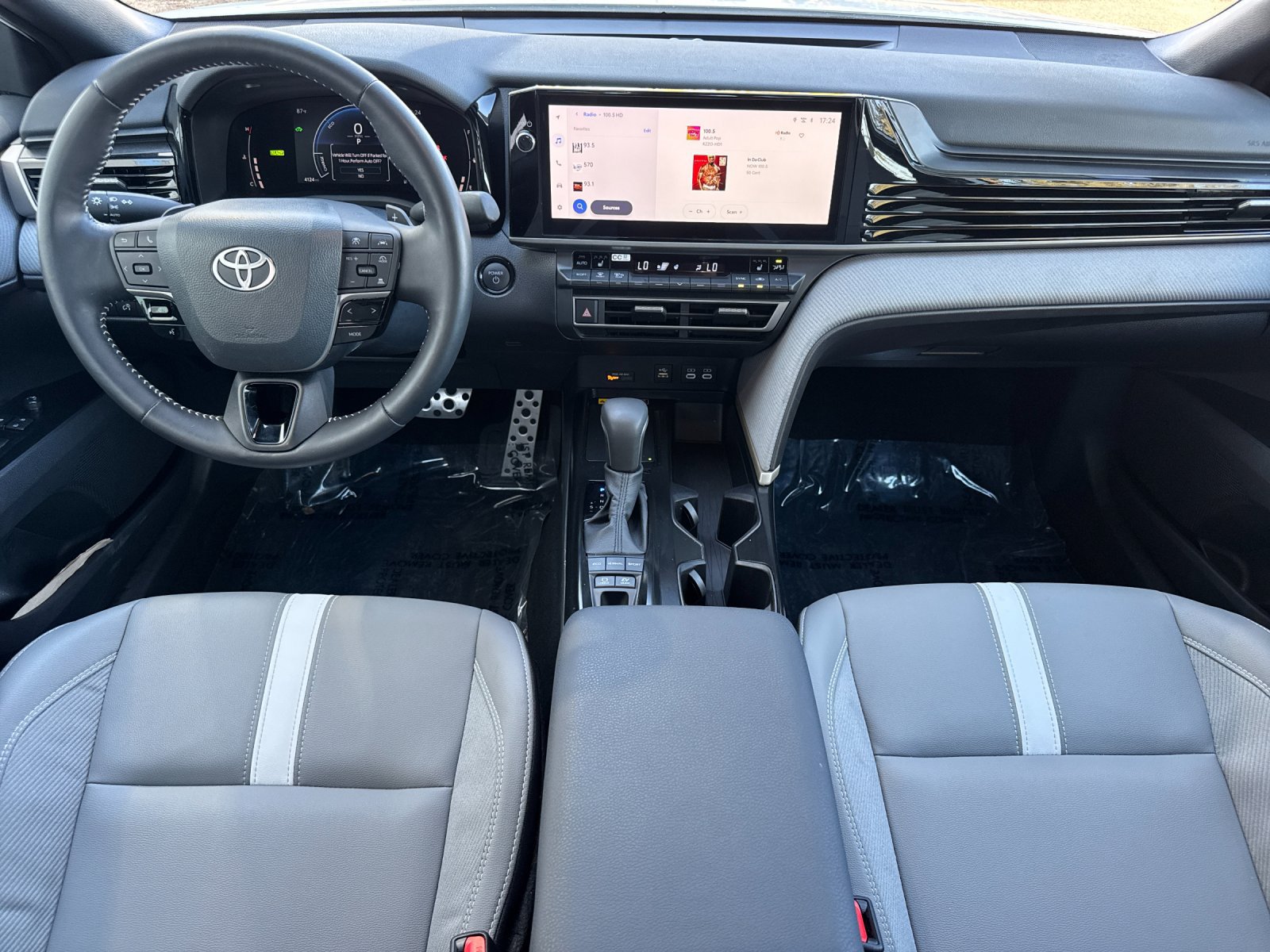 Used 2026 Toyota Camry SE w/ Multimedia Upgrade Package FWD image 13