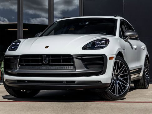 New 2026 Porsche Macan Turbo image 1