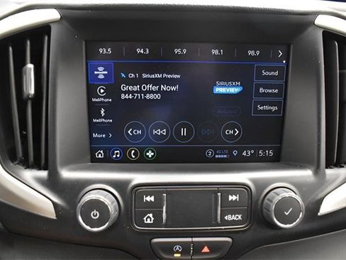 Used 2024 GMC Terrain SLT image 28