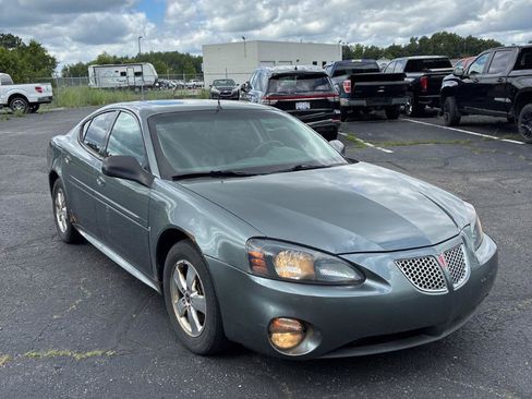Used 2005 Pontiac Grand Prix GT w/ Leather Trim Package FWD image 11