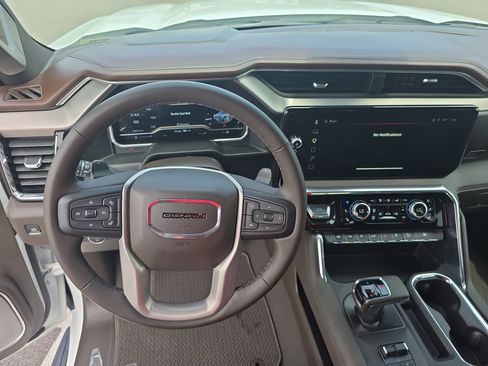 Used 2023 GMC Sierra 1500 Denali AWD/4WD image 17