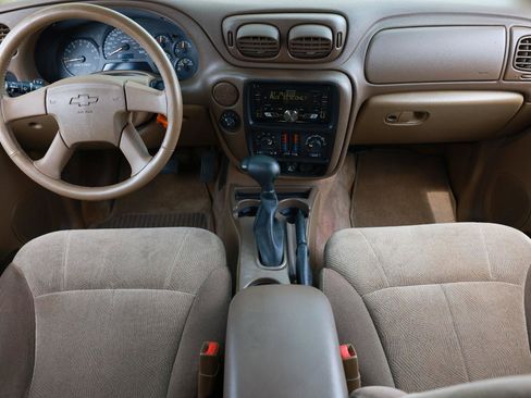 Used 2003 Chevrolet TrailBlazer LT image 2