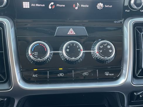 Used 2022 Kia Sorento LX FWD image 27