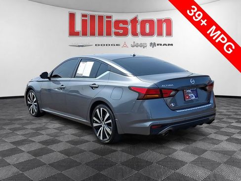 Used 2021 Nissan Altima 2.5 SR w/ SR Premium Package FWD image 6
