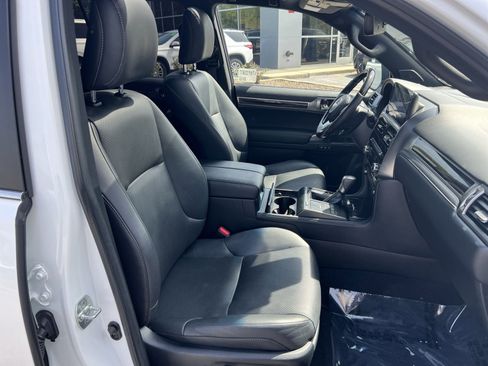 Used 2023 Lexus GX 460 Luxury w/ Sport Design Package AWD/4WD image 28