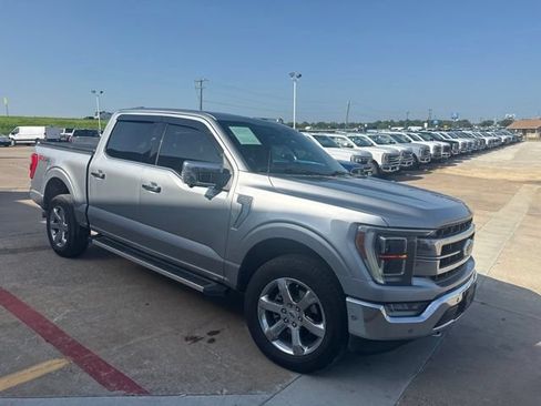Used 2022 Ford F150 Lariat w/ Equipment Group 502A High AWD/4WD image 4
