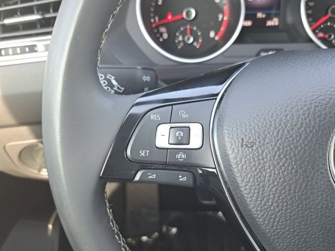 Certified 2021 Volkswagen Tiguan SE image 16