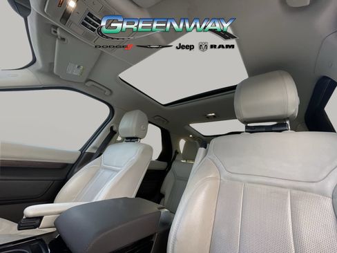 Used 2018 Land Rover Discovery HSE AWD/4WD image 21