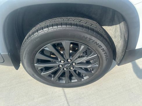 Used 2022 Chevrolet Traverse RS FWD image 38