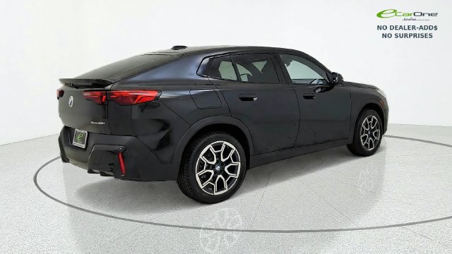 Used 2026 BMW X2 xDrive28i AWD/4WD image 8