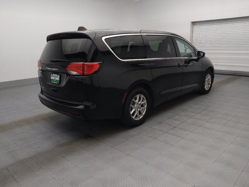 Used 2024 Chrysler Voyager LX FWD image 10