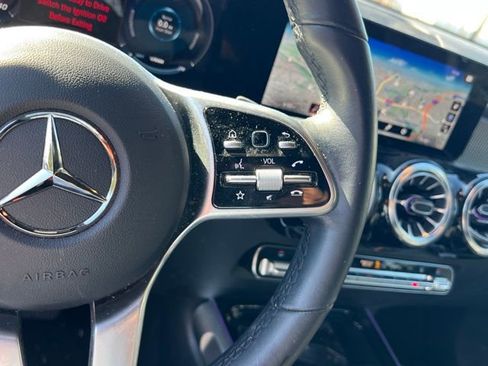 Used 2022 Mercedes-Benz EQB 300 4MATIC image 21