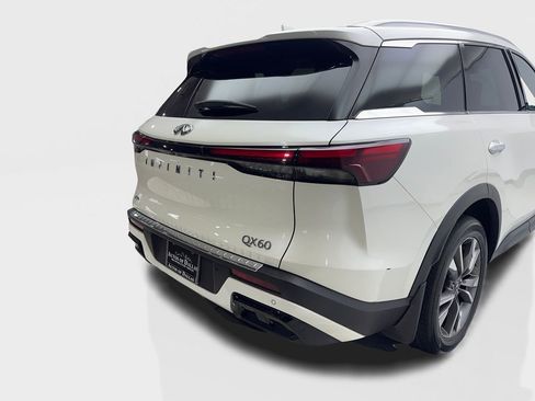 Used 2023 INFINITI QX60 Luxe w/ Performance Audio Package image 18