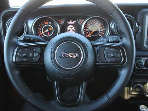 Used 2022 Jeep Wrangler Unlimited Sport image 19